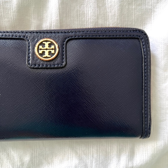 Tory Burch Wallet - Picture 4 of 6
